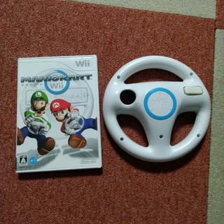 ウィー(Wii)のマリオカートwii、ハンドル付、ポケパーク2(家庭用ゲーム機本体)