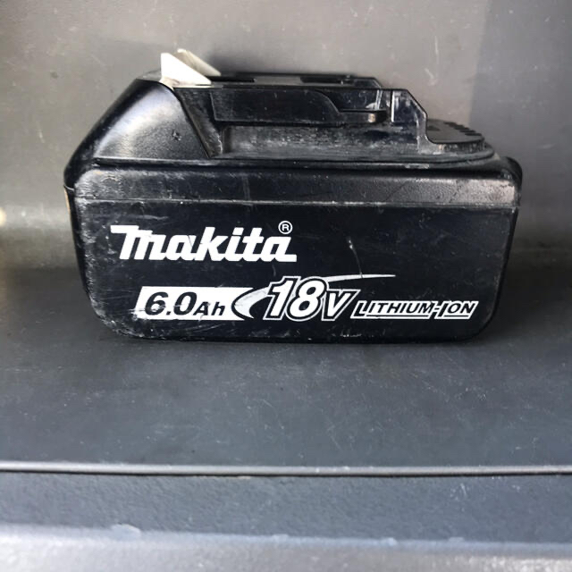 Makita(マキタ)のマキタ　バッテリー18v ジャンク品 自動車/バイクのバイク(工具)の商品写真