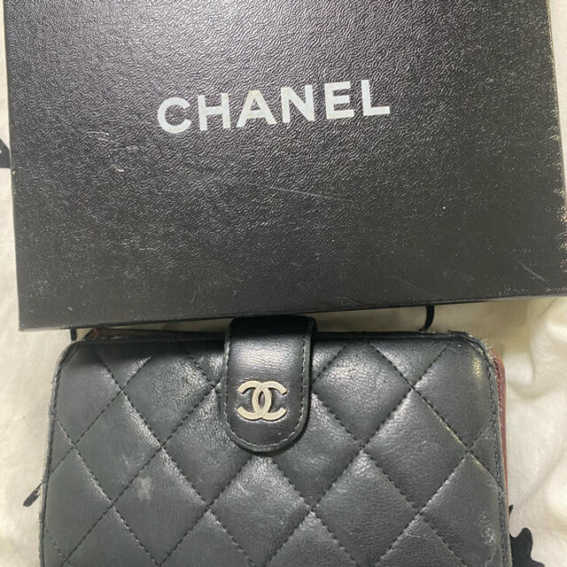 お値下げしました♥CHANEL♥キャビアスキン/ココマーク/二つ折り財布