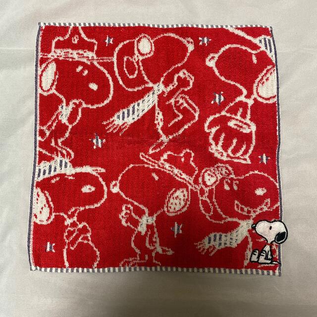 SNOOPY(スヌーピー)のスヌーピー　タオルハンカチ　赤　未使用 レディースのファッション小物(ハンカチ)の商品写真