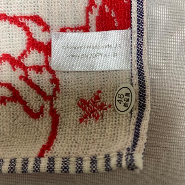 SNOOPY(スヌーピー)のスヌーピー　タオルハンカチ　赤　未使用 レディースのファッション小物(ハンカチ)の商品写真