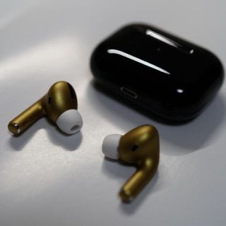 アップル(Apple)の【ジャンク・正規品・ゴールドに塗装済み】Apple AirPods Pro(ヘッドフォン/イヤフォン)