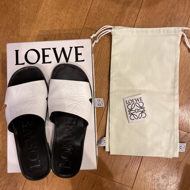 LOEWE(ロエベ)の早い者勝ち‼︎LOEWE ロエベ　アナグラムミュール　サンダル レディースの靴/シューズ(サンダル)の商品写真