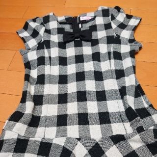 ミキハウス(mikihouse)の美品✨♥️miki house♥️ブロックチェックワンピース。130cm。(ワンピース)