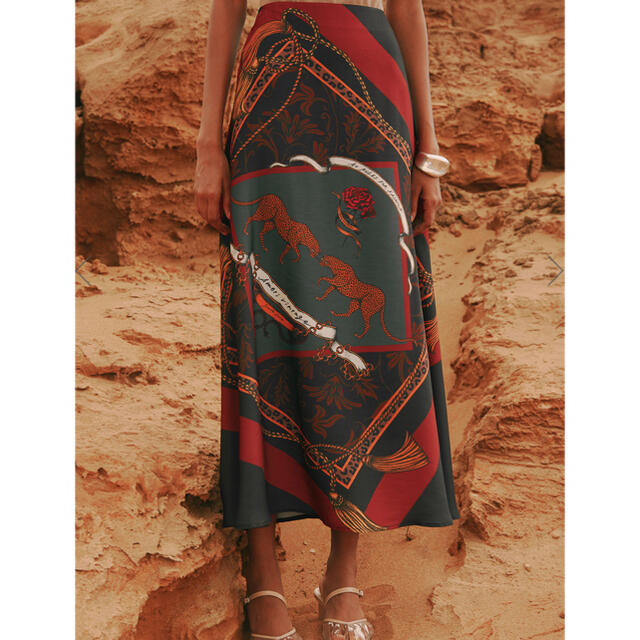 Ameri VINTAGE(アメリヴィンテージ)の新品🏷付きMEDI TWIN CHEETAH FAKE SCARF SKIRT レディースのスカート(ロングスカート)の商品写真