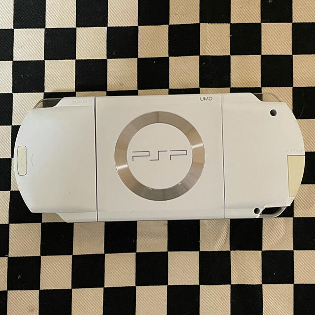 PlayStation Portable(プレイステーションポータブル)のSONY PSP-1000 本体 (ジャンク品) エンタメ/ホビーのゲームソフト/ゲーム機本体(携帯用ゲーム機本体)の商品写真