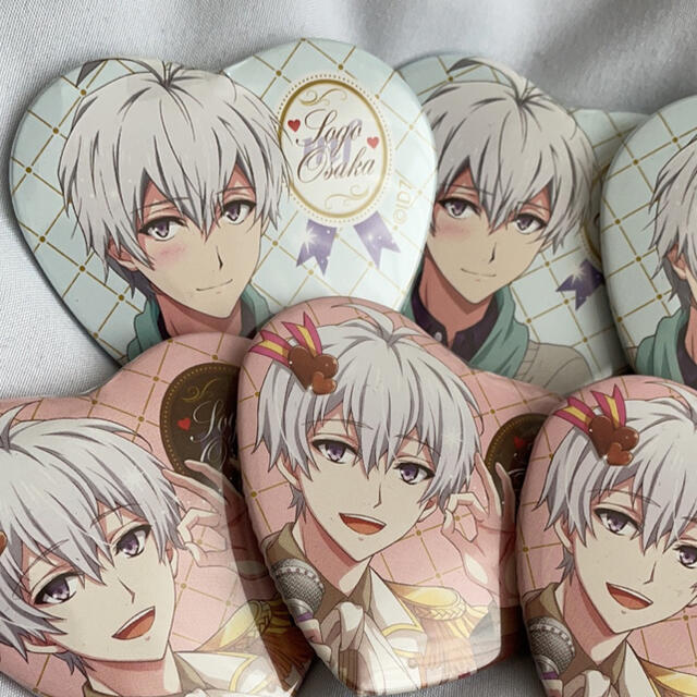 IDOLiSH7 逢坂壮五 缶バッジ エンタメ/ホビーのおもちゃ/ぬいぐるみ(キャラクターグッズ)の商品写真