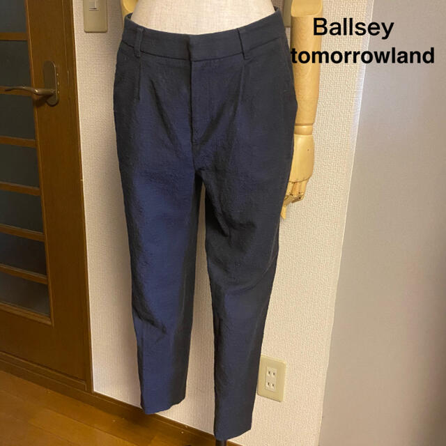 Ballsey(ボールジィ)の【Ballsey tomorrowland 】ボールジィ　紺色　クロップドパンツ レディースのパンツ(クロップドパンツ)の商品写真