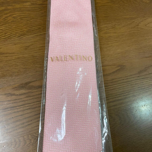 VALENTINO(ヴァレンティノ)の【新品】VALENTINO ネクタイ メンズのファッション小物(ネクタイ)の商品写真