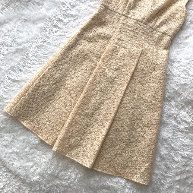 1647超美品 シビラ M 膝丈ワンピース 花柄 ノースリーブ ベージュ系