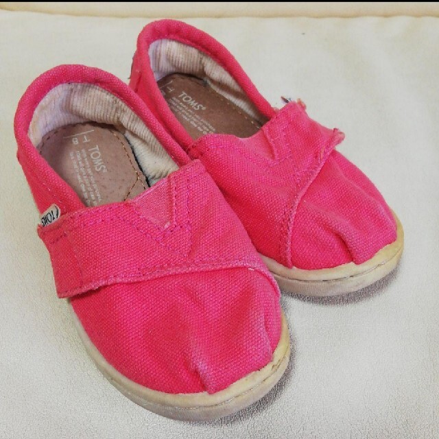 TOMS(トムズ)の◆TOMS　キッズシューズ キッズ/ベビー/マタニティのキッズ靴/シューズ(15cm~)(スリッポン)の商品写真