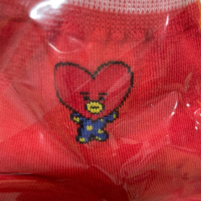 防弾少年団(BTS)(ボウダンショウネンダン)のBT21 TATA 靴下 エンタメ/ホビーのタレントグッズ(アイドルグッズ)の商品写真