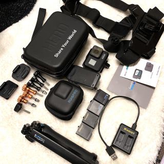 ゴープロ(GoPro)のGoPro HERO7 BLACK バッテリー4本！他オプション多数(ビデオカメラ)