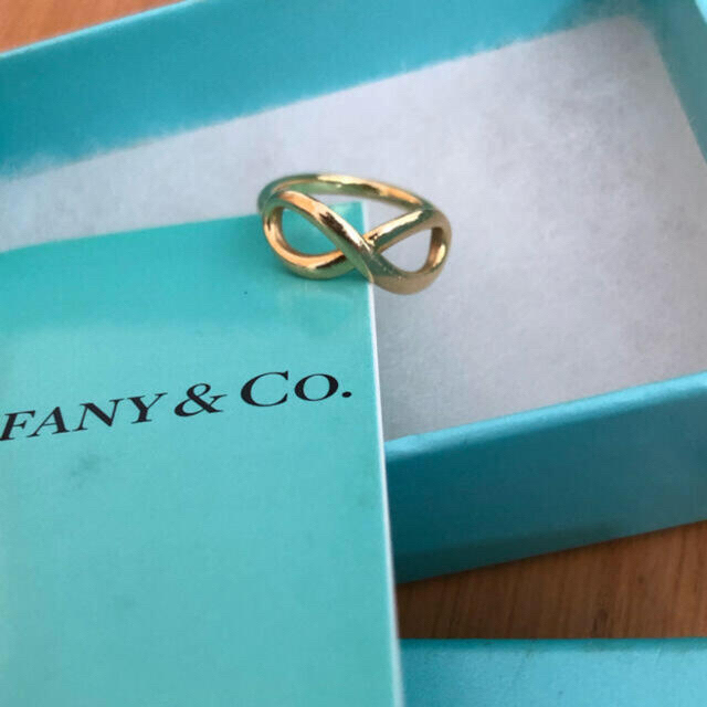 Tiffany & Co.(ティファニー)のティファニー インフィニティリング YG K18 安室奈美恵 ティファニー レディースのアクセサリー(リング(指輪))の商品写真