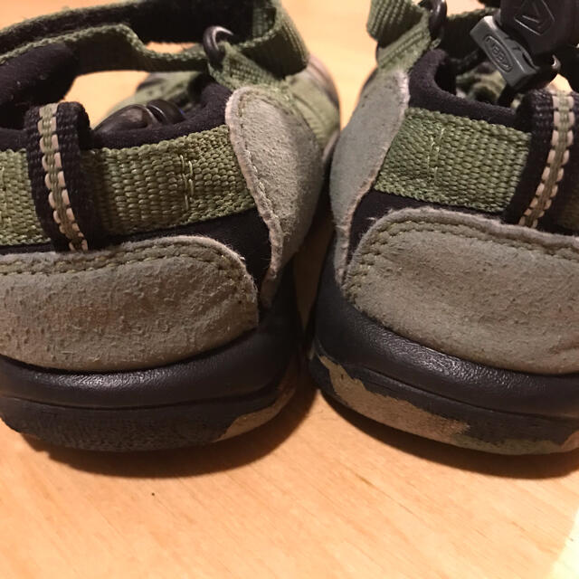 KEEN(キーン)のGW値下げ　keen 17㎝　迷彩　サンダル　良品 キッズ/ベビー/マタニティのキッズ靴/シューズ(15cm~)(アウトドアシューズ)の商品写真