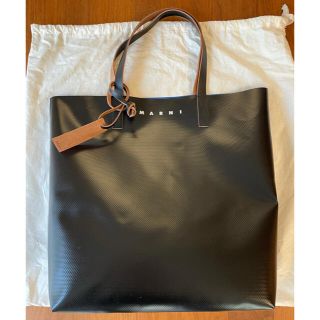 マルニ(Marni)のMARNI  マルニ  PVCショッピングバッグ　ブラック&ブルー(トートバッグ)