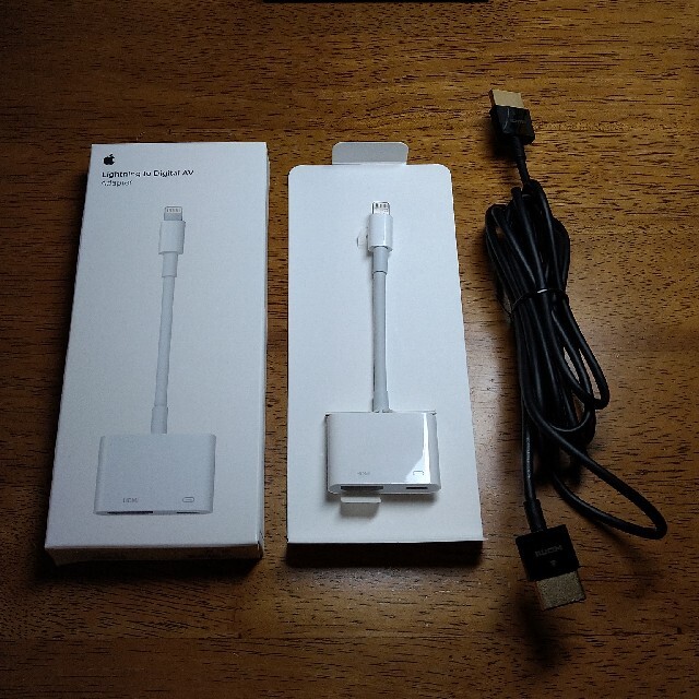 iPhone(アイフォーン)のApple Lightning ＆エレコムHDMIケーブル SET スマホ/家電/カメラのテレビ/映像機器(映像用ケーブル)の商品写真