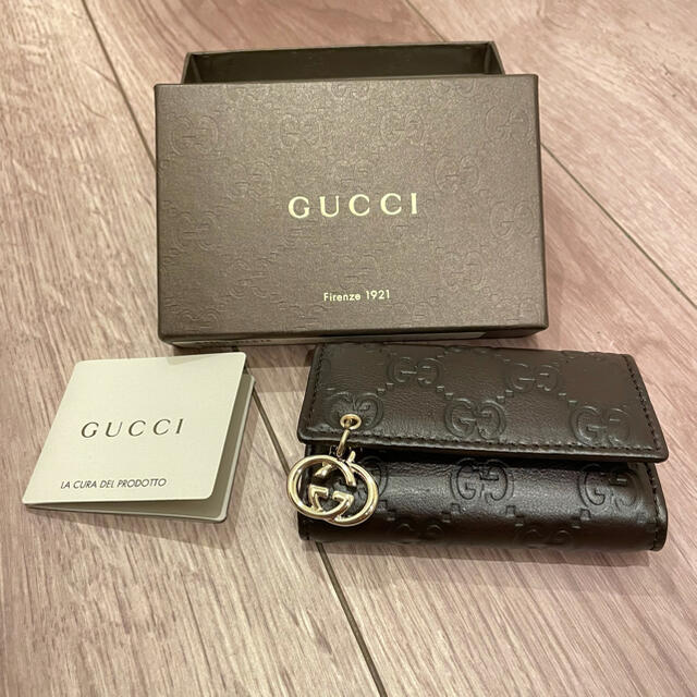 Gucci(グッチ)の新品箱付★GUCCIキーケースチャーム付 レディースのファッション小物(キーケース)の商品写真