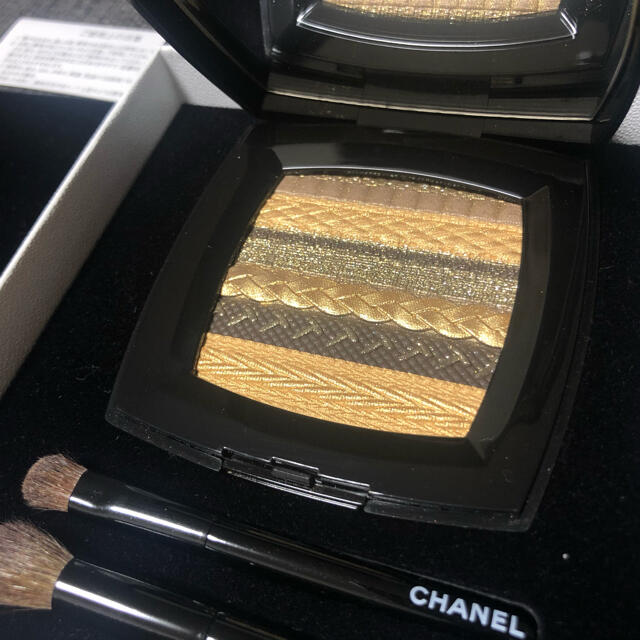 CHANEL 限定アイシャドウ(オンブル　ラメ　ドゥ　シャネル)