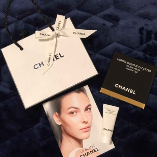 CHANEL(シャネル)の新品未使用 CHANEL 鏡 ミラー ミロワール ドゥーブル ファセット レディースのファッション小物(ミラー)の商品写真