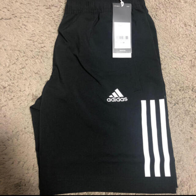 adidas(アディダス)の新品　150センチ　アディダス　ハーフパンツ キッズ/ベビー/マタニティのキッズ服男の子用(90cm~)(パンツ/スパッツ)の商品写真