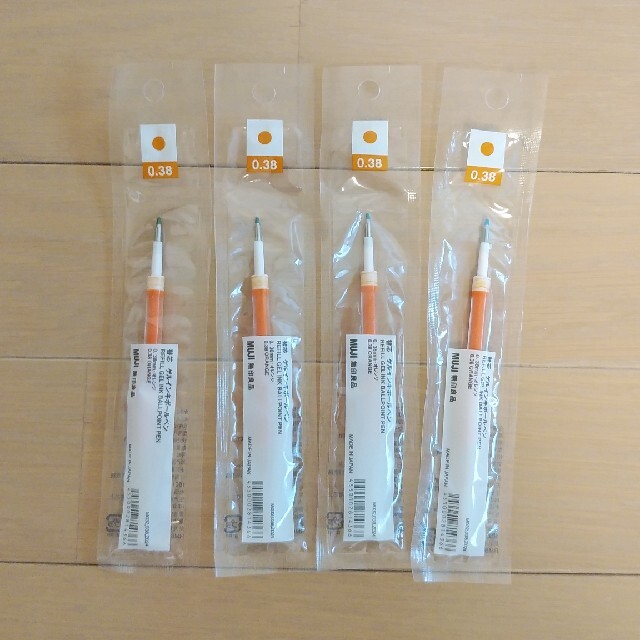 MUJI (無印良品)(ムジルシリョウヒン)の【新品＊未開封】無印良品 替芯 ゲルインキボールペン 0.38mm お好きな8本 インテリア/住まい/日用品の文房具(ペン/マーカー)の商品写真