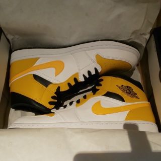 ナイキ(NIKE)のNIKE  JORDAN1  ユニバーシティゴールド  28.5(スニーカー)