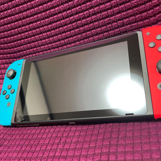 Nintendo Switch(ニンテンドースイッチ)のNintendo Switch 本体　新型　拡張版　中古 エンタメ/ホビーのゲームソフト/ゲーム機本体(家庭用ゲーム機本体)の商品写真