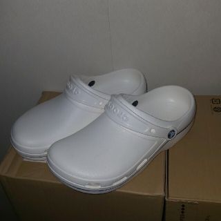 クロックス(crocs)のcrocs ホワイト ネイビーライン(サンダル)