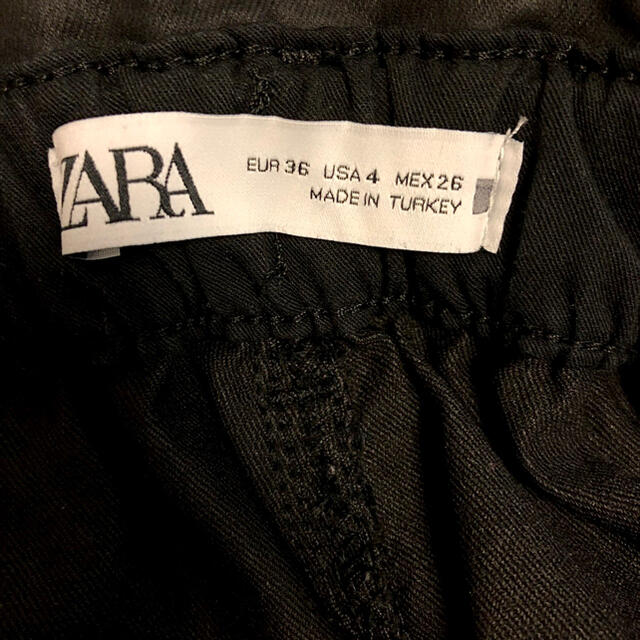 ZARA(ザラ)の美品 ZARA パンツ ブラック レディースのパンツ(クロップドパンツ)の商品写真