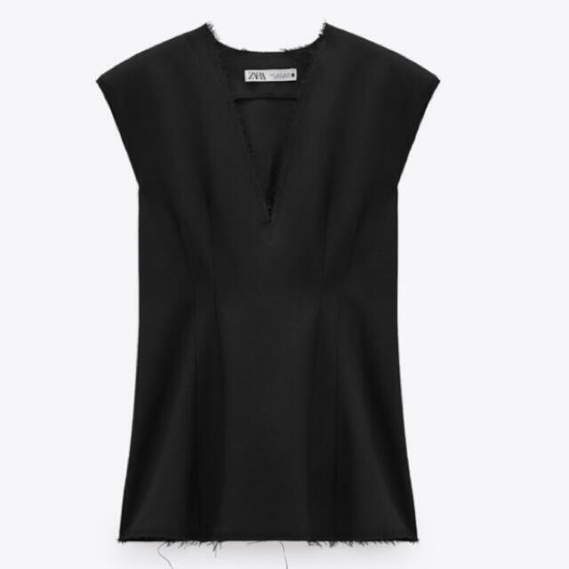 ZARA(ザラ)のZARA ショルダーパッドトップス レディースのトップス(カットソー(半袖/袖なし))の商品写真