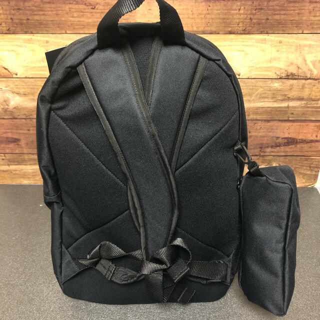 NIKE(ナイキ)の新品 NIKE ナイキリュック ブラック 22L ペンケース ボトルホルダー付き メンズのバッグ(バッグパック/リュック)の商品写真