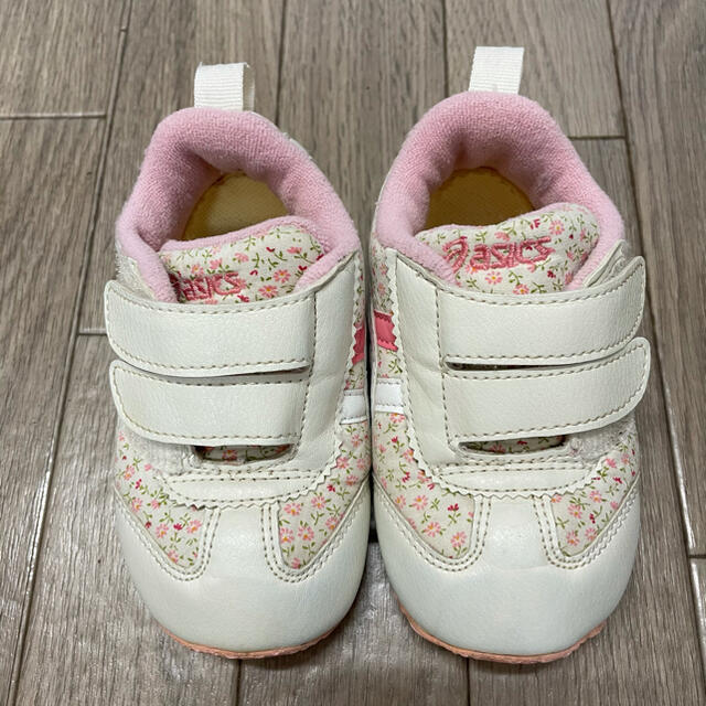 asics(アシックス)のアシックス  花柄スニーカー  13.0cm キッズ/ベビー/マタニティのベビー靴/シューズ(~14cm)(スニーカー)の商品写真