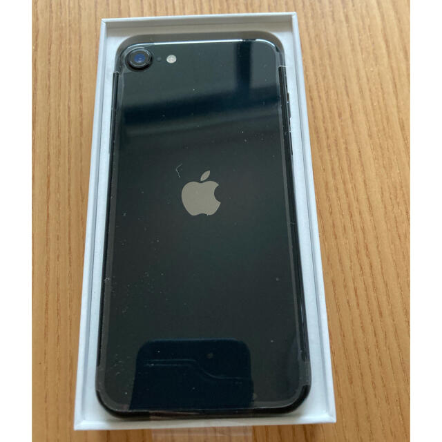 iPhone SE2 第２世代 64GB SIMフリー 黒 スマホ/家電/カメラのスマートフォン/携帯電話(スマートフォン本体)の商品写真