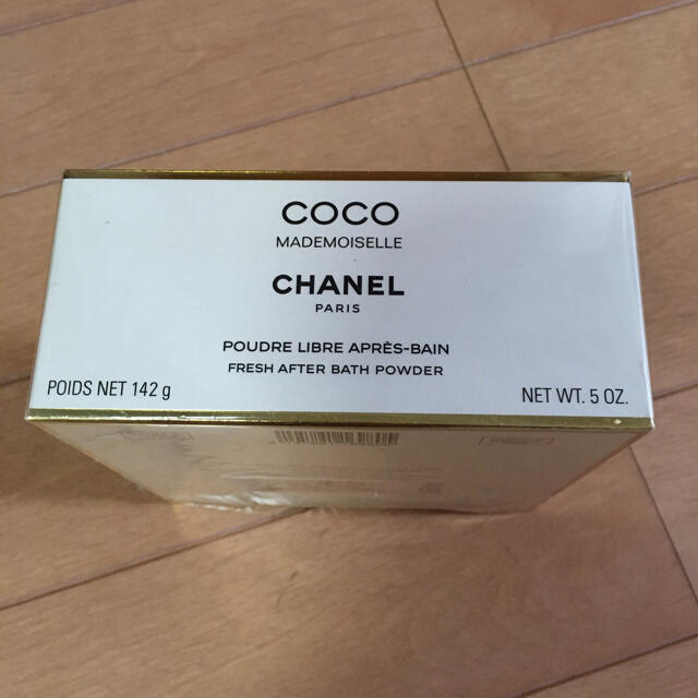 CHANEL(シャネル)の【新品】シャネル　ココマドモアゼル　フレッシュ　ボディパウダー コスメ/美容のボディケア(ボディパウダー)の商品写真