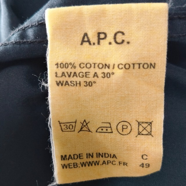 A.P.C(アーペーセー)の【浅井様専用】A.P.C ブラックシャツ SIZE:1 メンズのトップス(シャツ)の商品写真