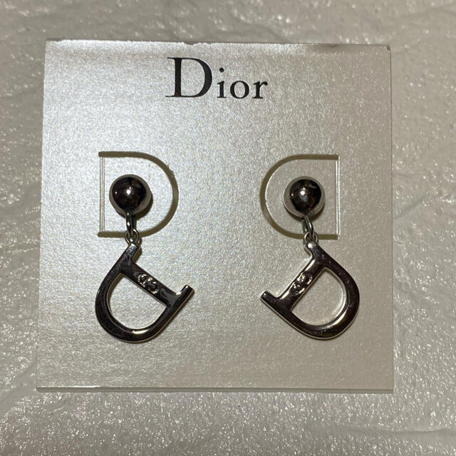 Diorのピアス