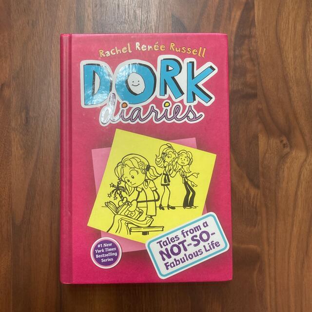 Dork Diaries 1: Tales from a Not-So-Fabu エンタメ/ホビーの本(洋書)の商品写真