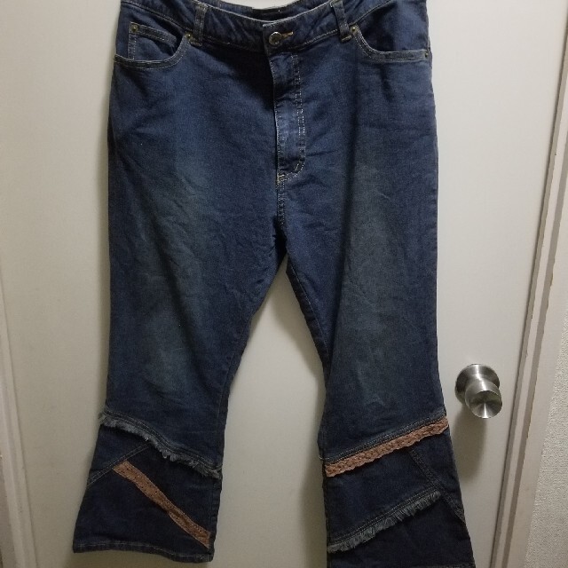 W80  切り替えが可愛いジーンズ　おまけのチュニック付 レディースのパンツ(デニム/ジーンズ)の商品写真