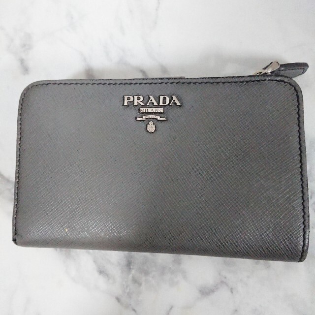 PRADA(プラダ)のPRADA 二つ折り財布 サフィアーノ レザー グレー バイカラー プラダ レディースのファッション小物(財布)の商品写真