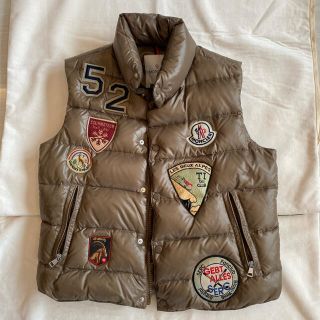 モンクレール(MONCLER)のモンクレール チベットスペシャル シャイニーモカベージュ ダウンベスト(ダウンジャケット)