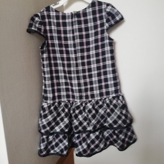 女の子　半袖チェックワンピース　サイズ120 キッズ/ベビー/マタニティのキッズ服女の子用(90cm~)(ワンピース)の商品写真