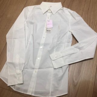 ユニクロ(UNIQLO)のユニクロ　ストレッチブロードシャツ（長袖）ホワイト　Mサイズ(シャツ/ブラウス(長袖/七分))