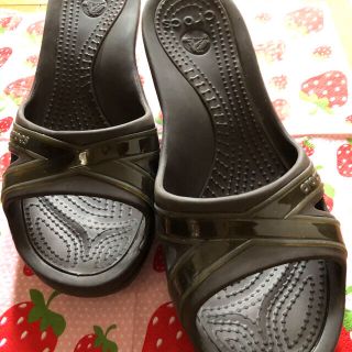 クロックス(crocs)のクロックス　W 7  ジニー　ダークブラウン(サンダル)