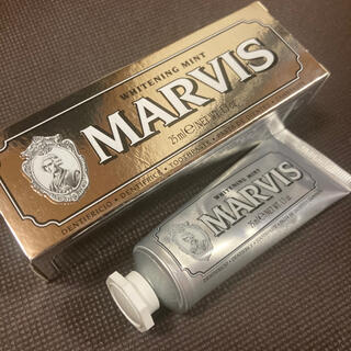 マービス(MARVIS)の【新品未使用】Marvis マービス　歯磨き粉　ホワイトニングミント　25ml(歯磨き粉)