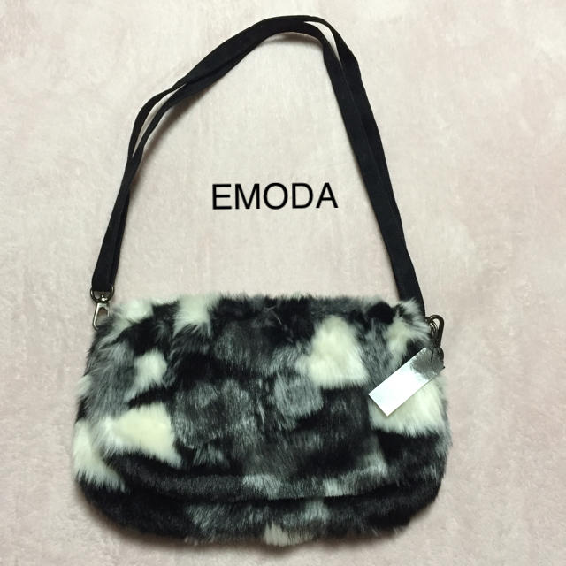 EMODA ミラー付 ファーショルダーバック  クラッチバック