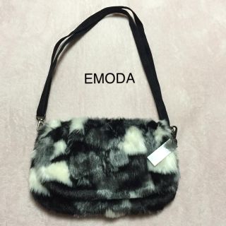 エモダ(EMODA)のEMODA ミラー付 ファーショルダーバック  クラッチバック  (クラッチバッグ)