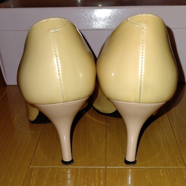 DIANA(ダイアナ)のDIANA パンプス 22cm ベージュ レディースの靴/シューズ(ハイヒール/パンプス)の商品写真