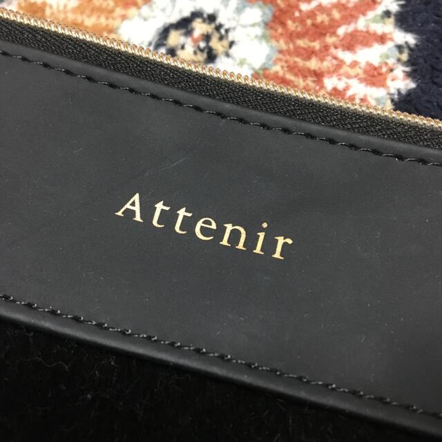 Attenir(アテニア)のAttenir 黒ポーチ レディースのファッション小物(ポーチ)の商品写真