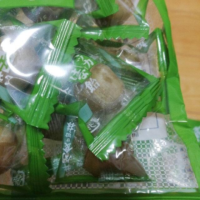 いせき　辛ハッカ　はな飴　2袋 食品/飲料/酒の食品(菓子/デザート)の商品写真